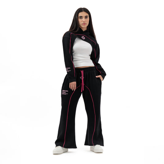 Bullseye Cropped Set in black with pink accents